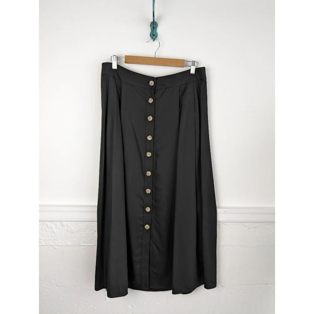 Vetta • Midi Button Skirt - Picture 2 of 6